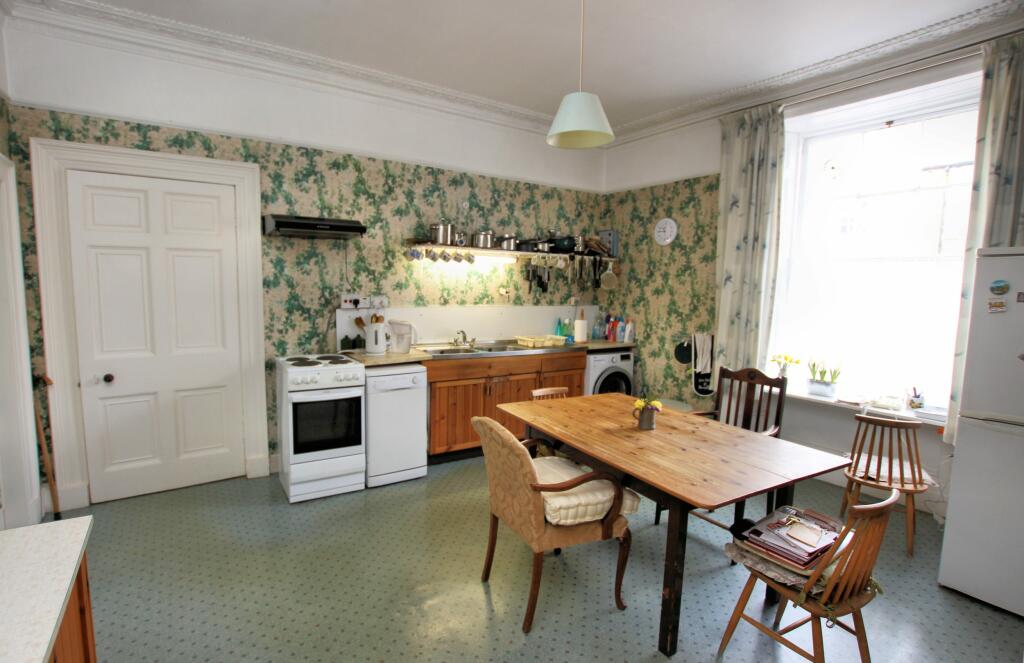 7 Castle Street, Kirkcudbright - Williamson and He