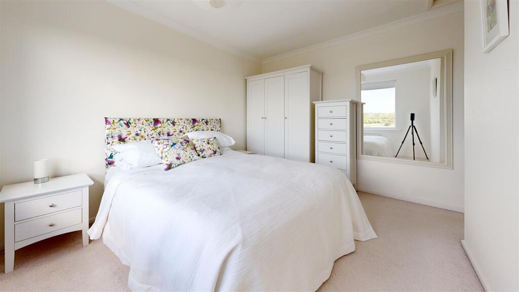 Bedroom (31).jpg