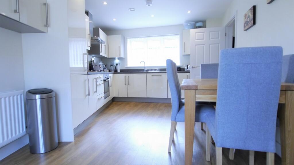 Kitchen/Breakfast Ro