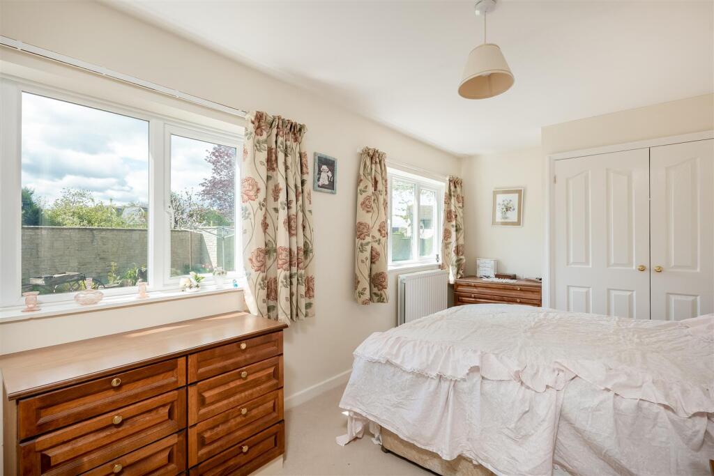 19 Ditchley Road-9.jpg