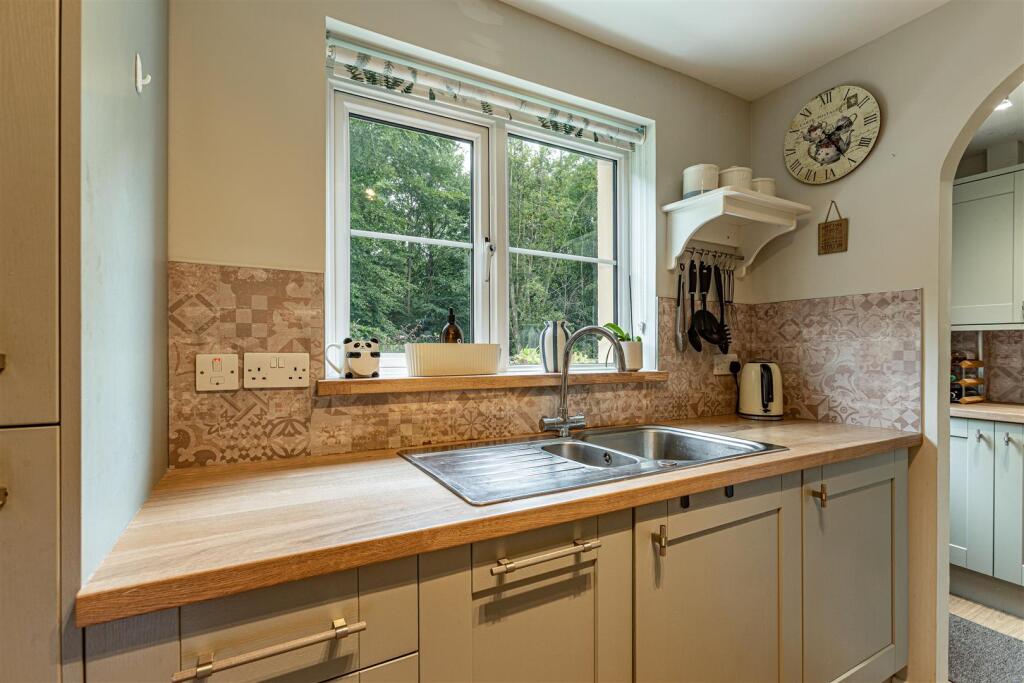 24 The Beeches Tweedbank 14a.JPG