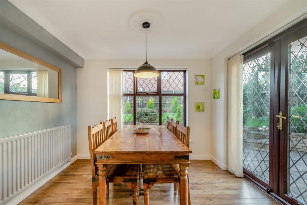 8576940-interior03.jpg
