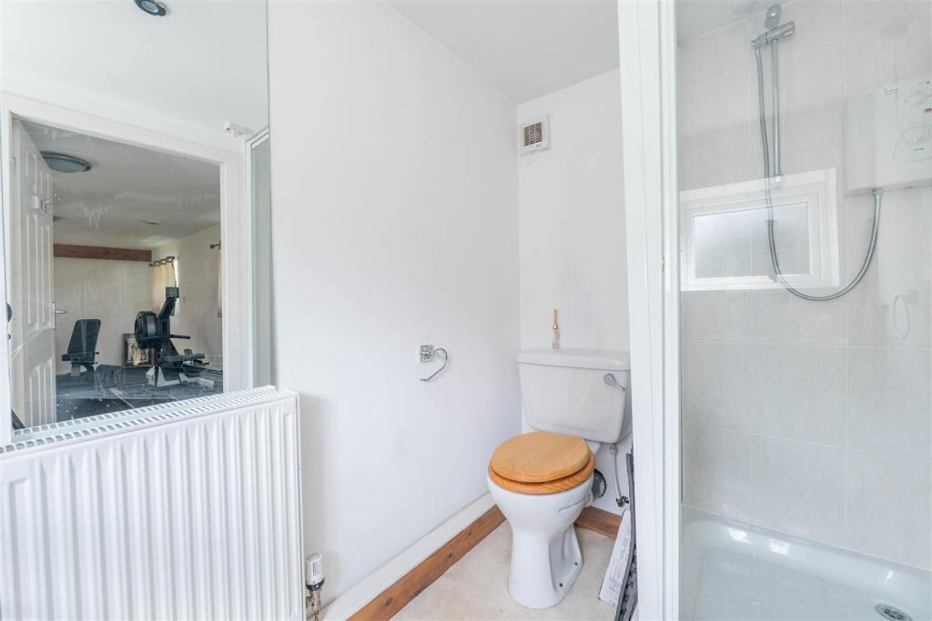 Garage/Multi Purpose Room