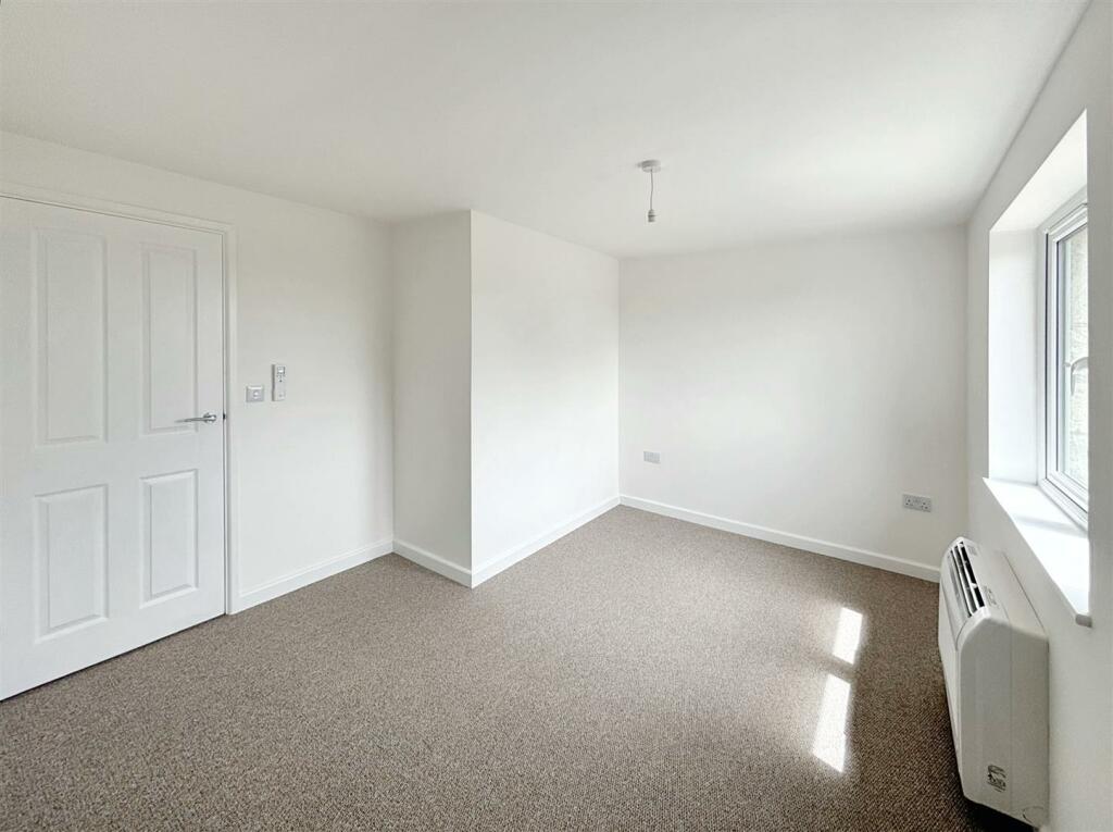 Bedroom 1.jpeg