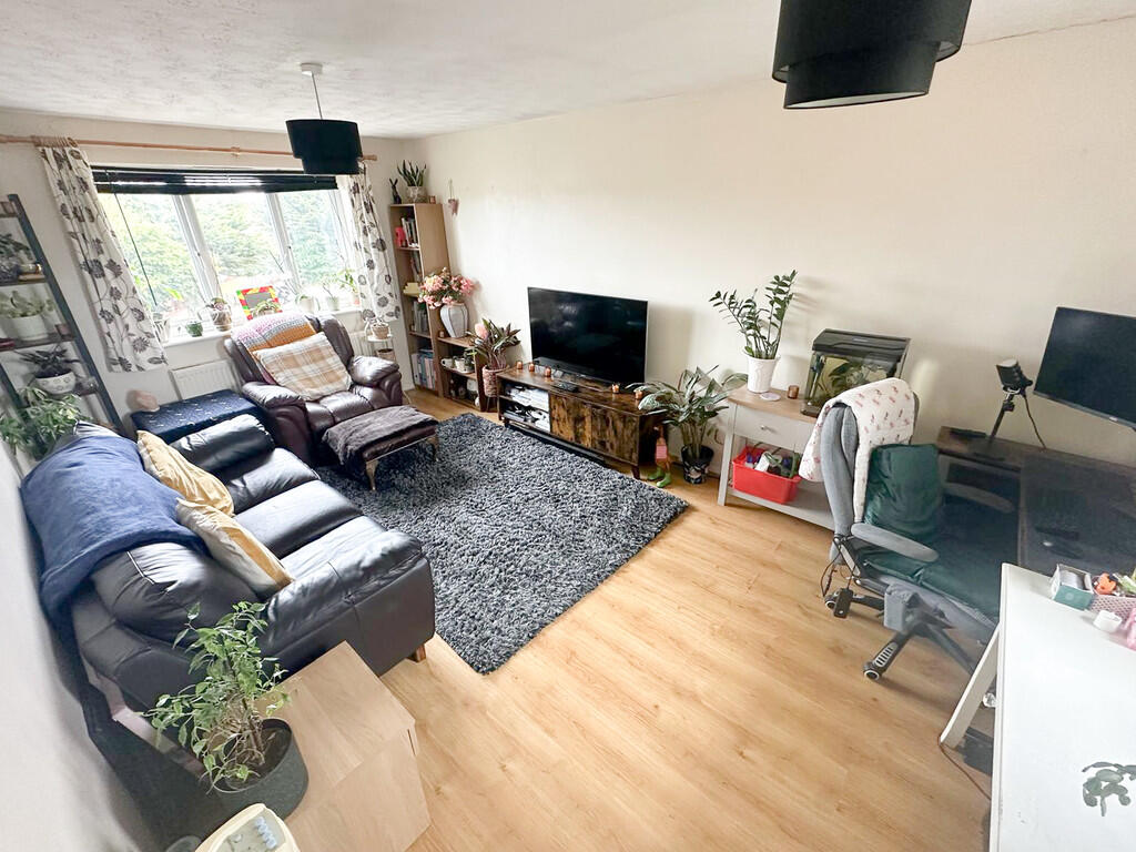 IMG-20250818-WA00...