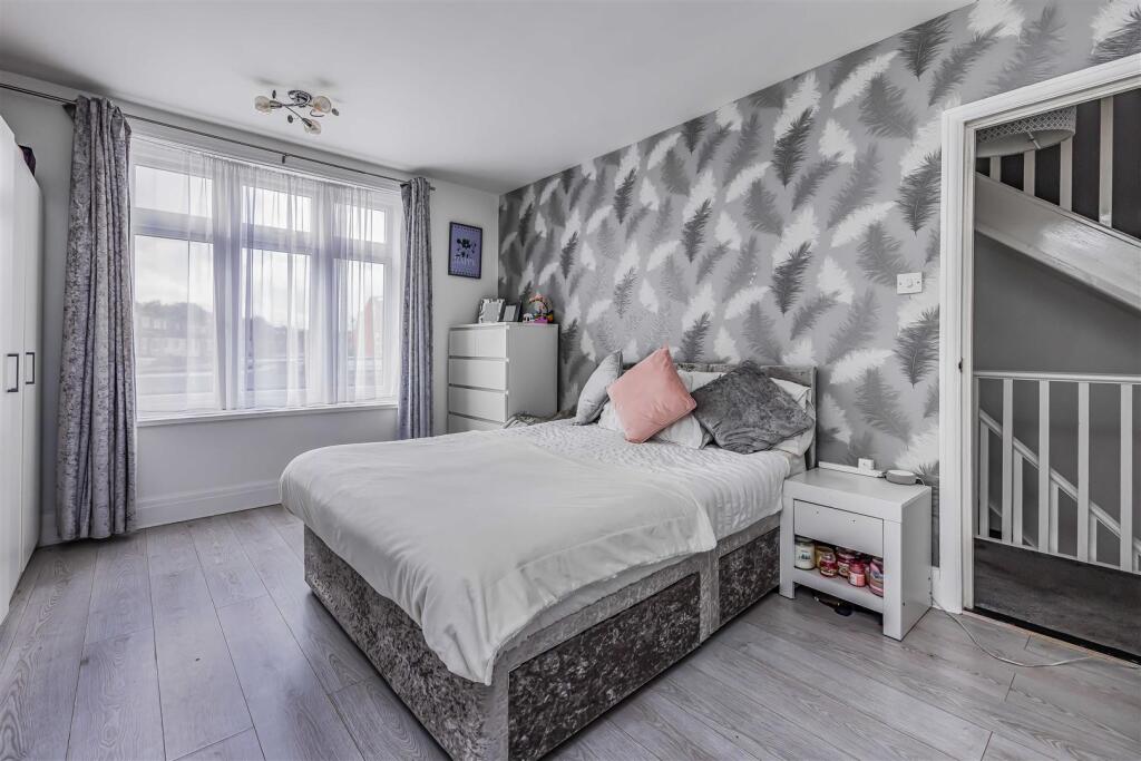 3 Algiers Road, Baffins-Small-PorticoMarketing-Sol