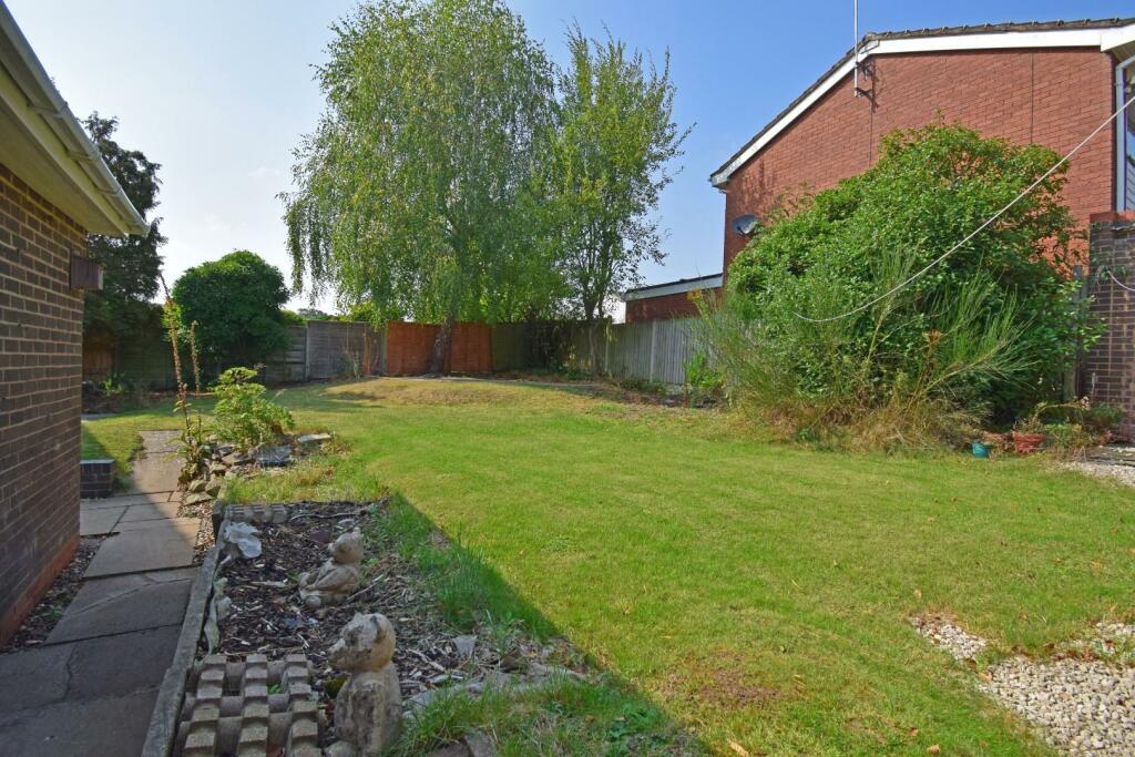 36 Leadbetter Drive, garden b.jpg