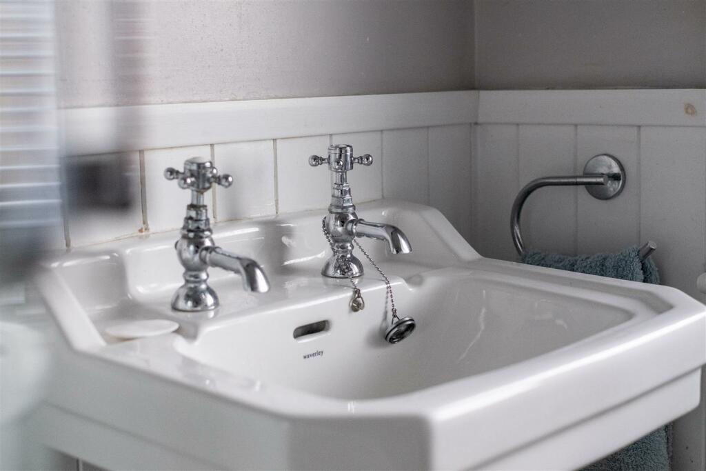 Constables - Holywell Close-44.jpg