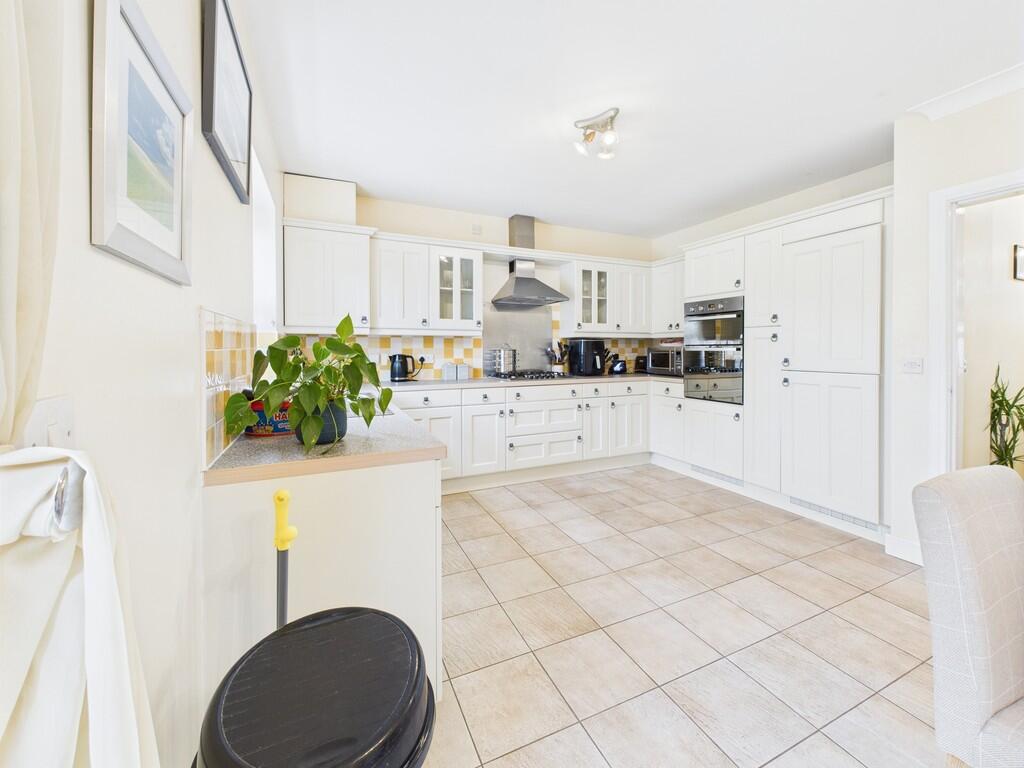 CAM02854G0-PR0392...