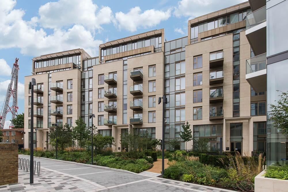 96278_000425636_I...