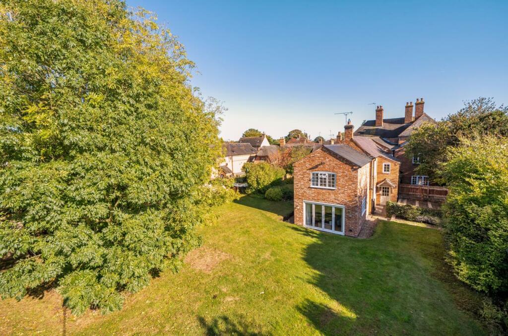 Little Manor, Wolston