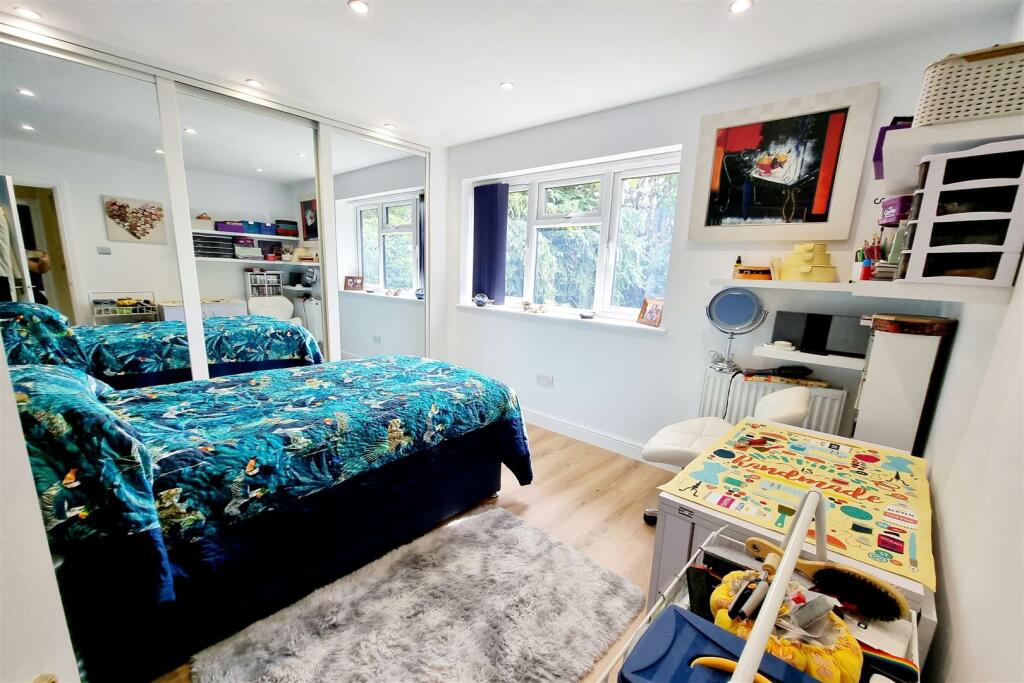 BEDROOM 2: