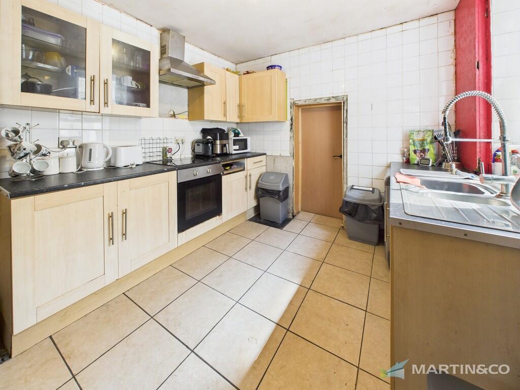 CAM02318G0-PR0472...