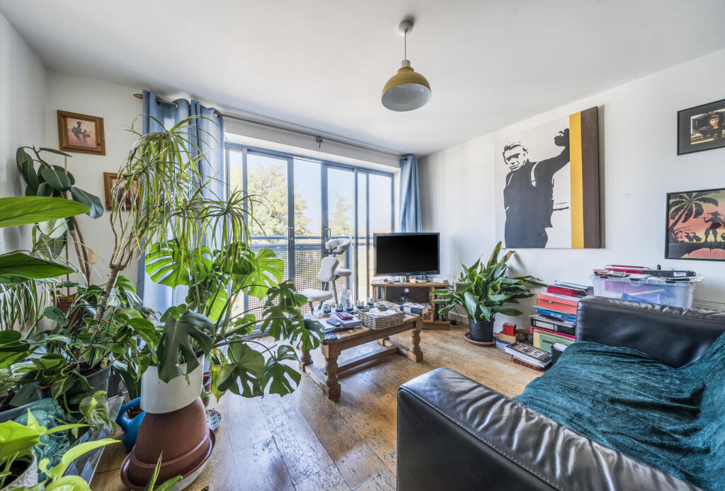 1329337-11-688341...