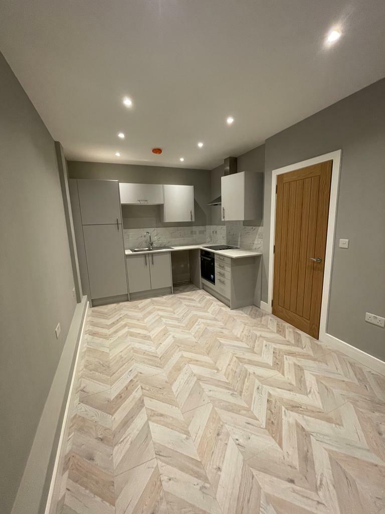 MODERN TWO BEDROOM FLAT IN THE CENTRE HEMEL HEMPE
