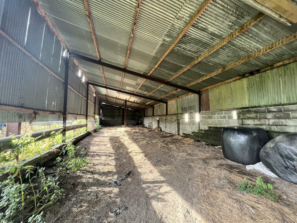 mono pitch barn.JPG