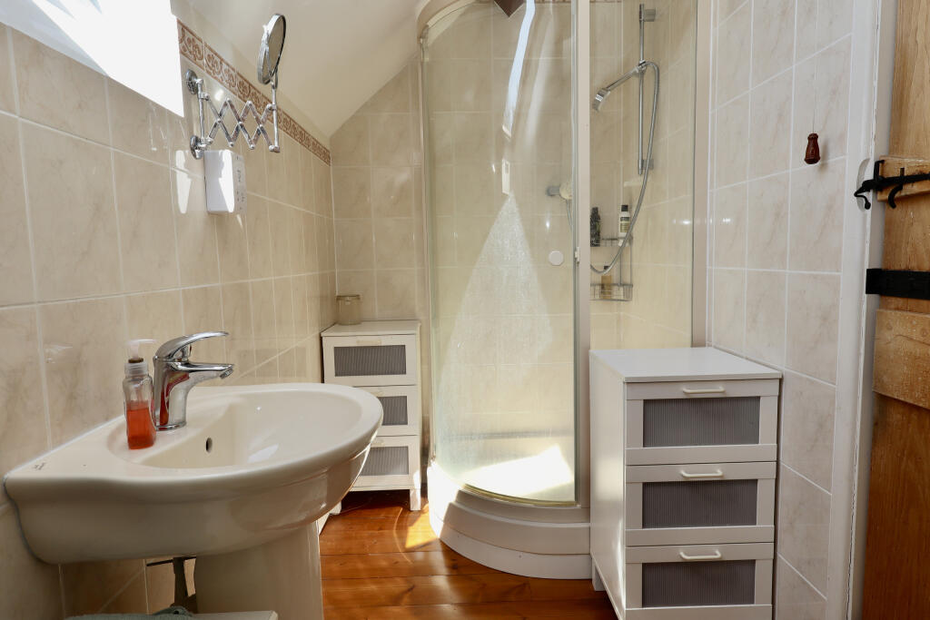 1st floor shower room