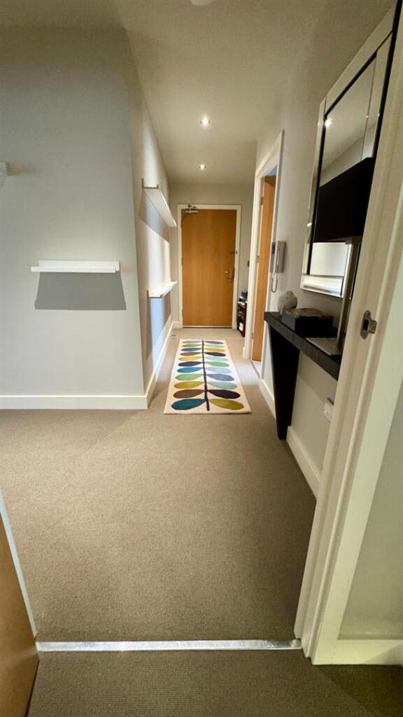 Shingly Place, E4