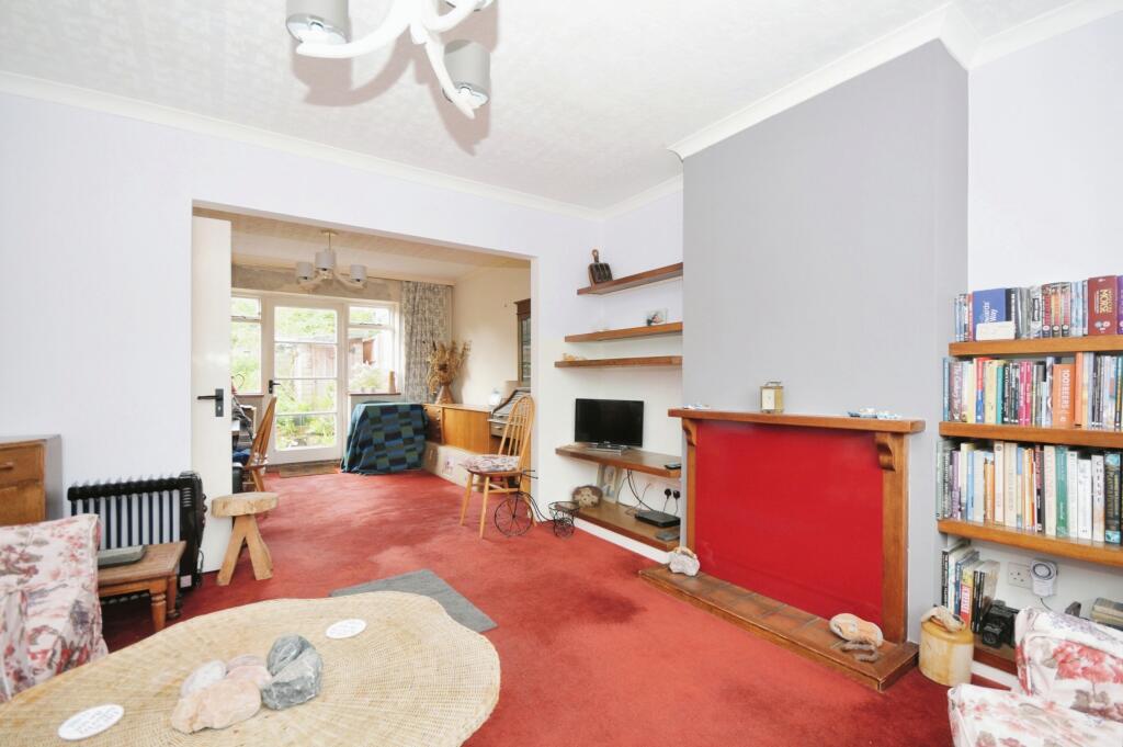 Lounge/Dining Room