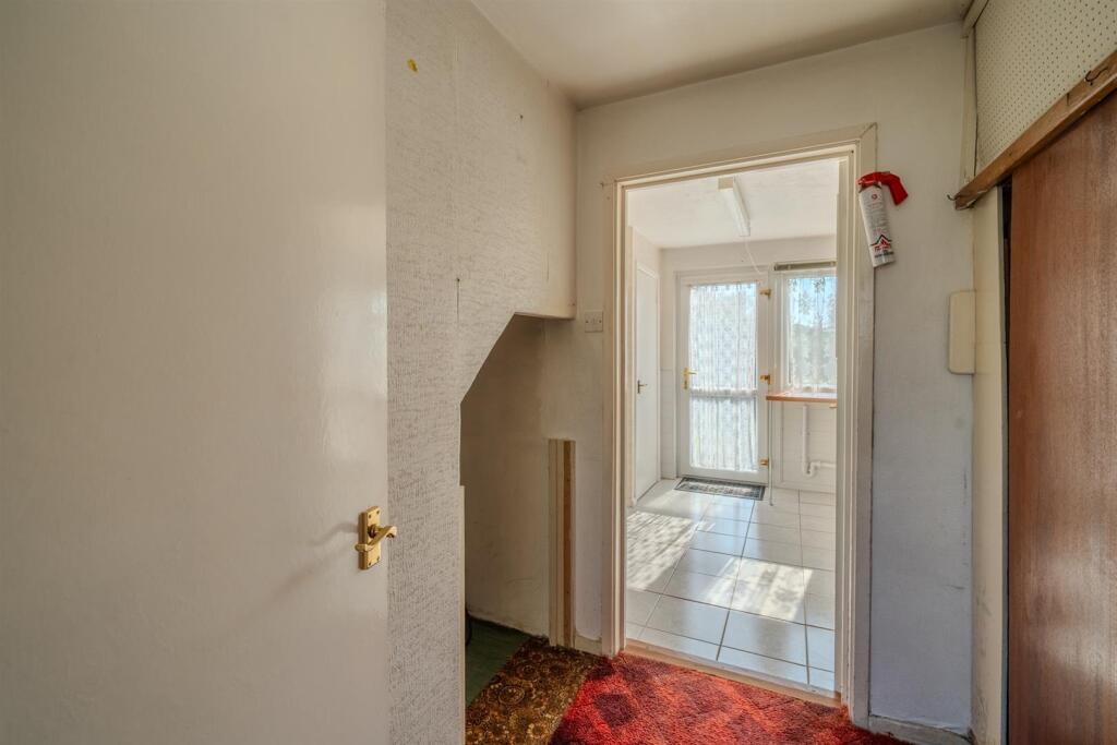 187 Henllys Way-19.jpg