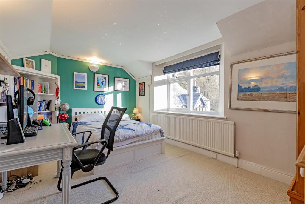 Bedroom 2-1.jpg