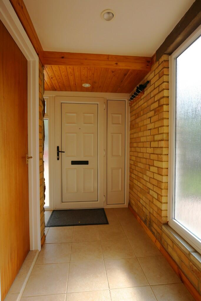 Entrance hall/cloaks