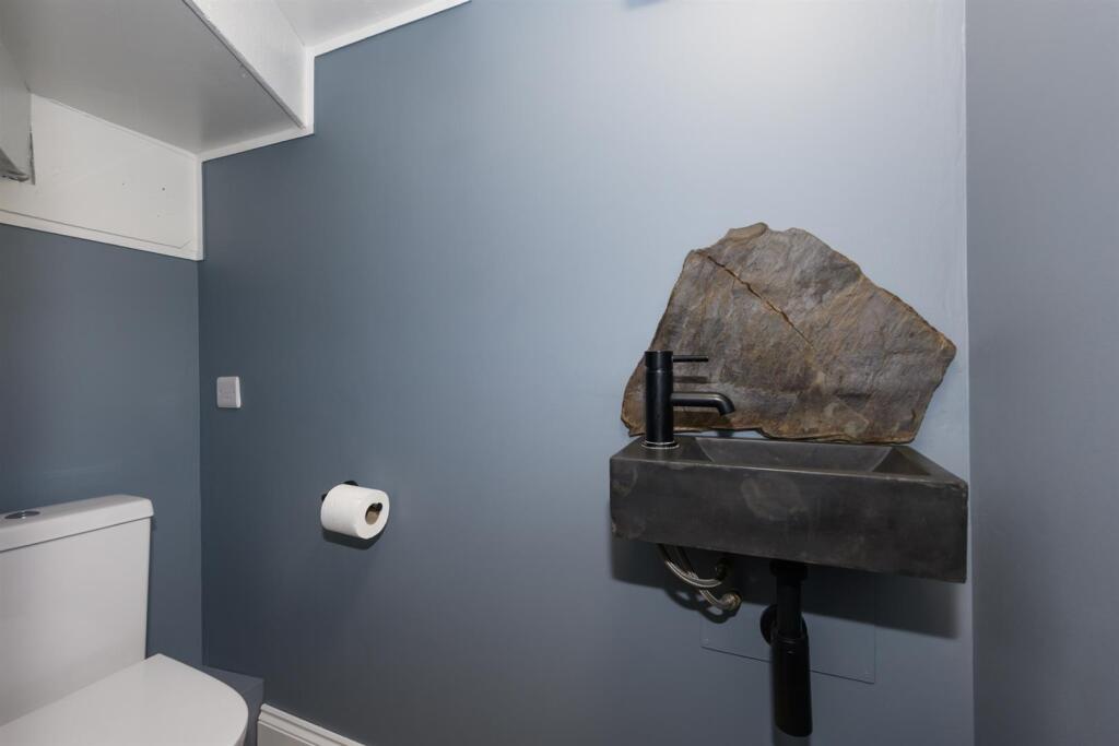 CLOAKROOM