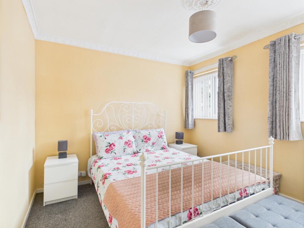 CAM03729G0-PR0077-STILL010