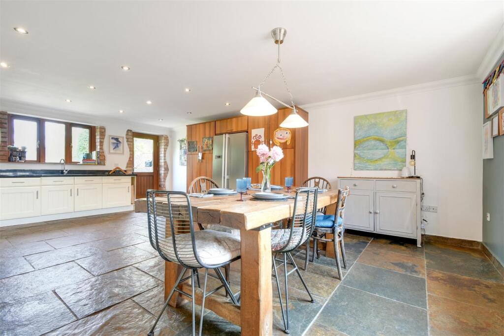 Kitchen diner