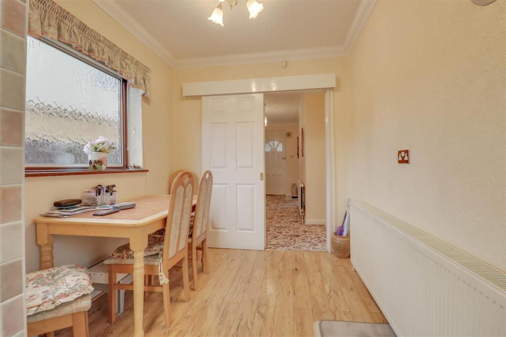 52 RUNWELL ROAD INSIDE-11.jpg