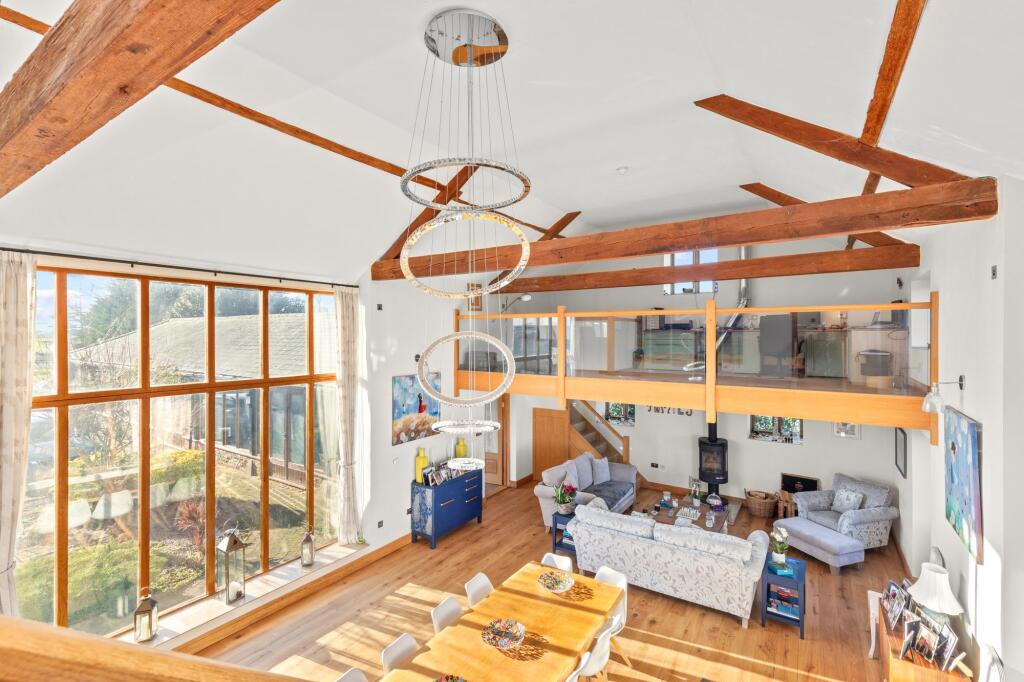 Dining / Sitting Area