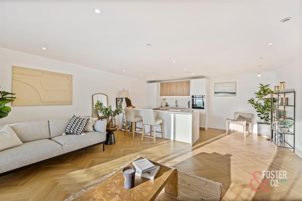 Kingsway, Argentum, 239-010.JPG