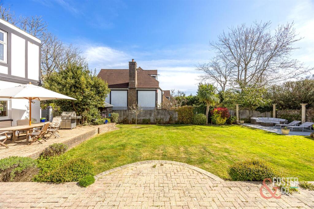 Dyke Road Avenue, 34-039.jpg