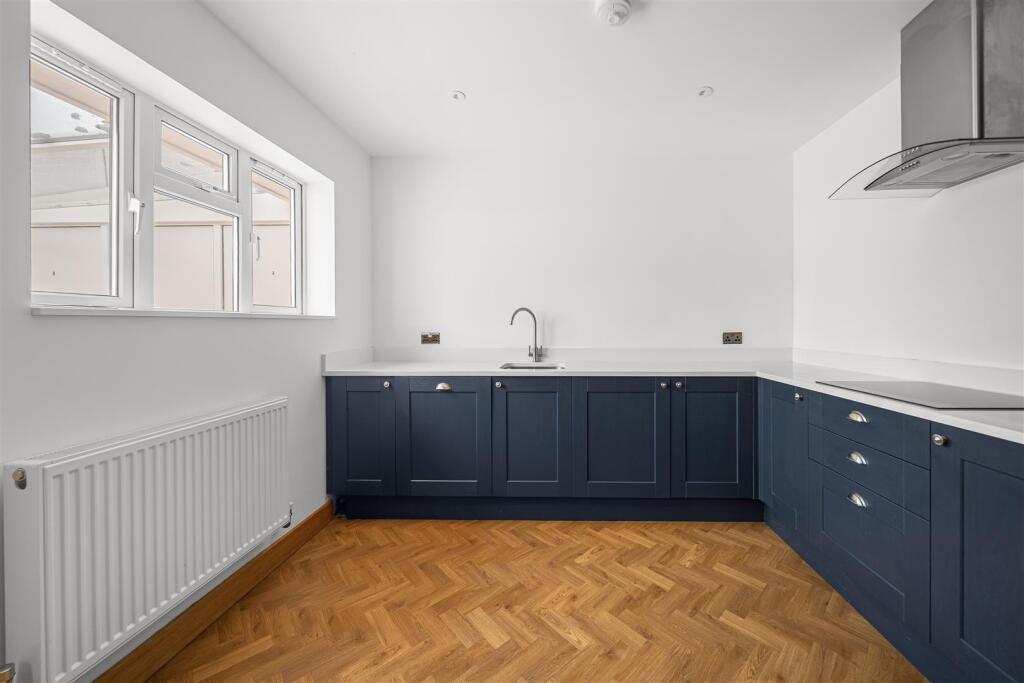 Charlton Lane-07.jpg