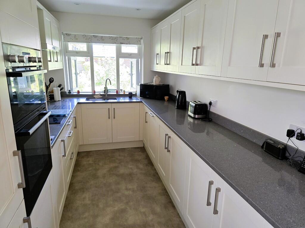 Fitted kitchen