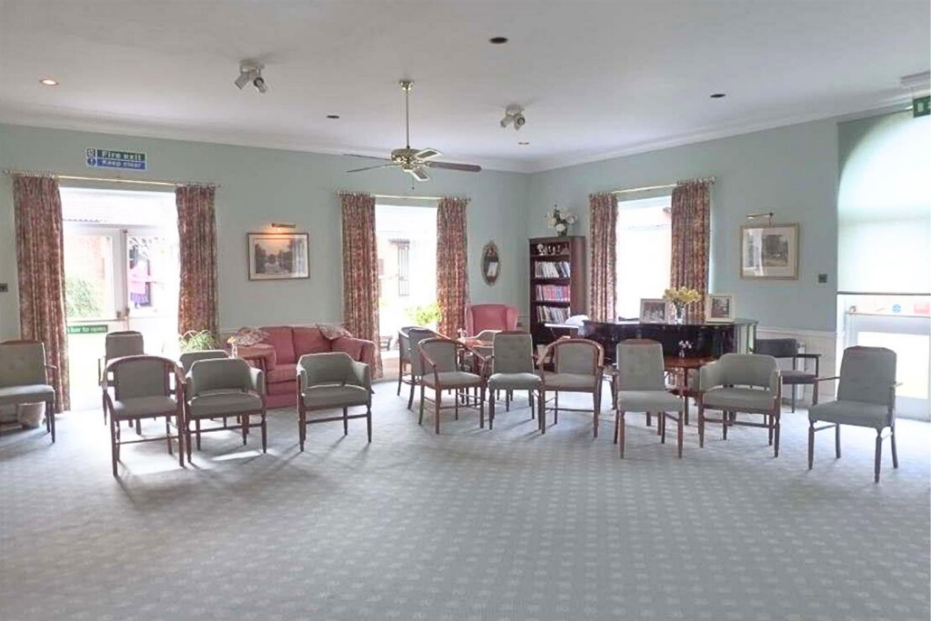THE GARDEN ROOM (INSIDE)