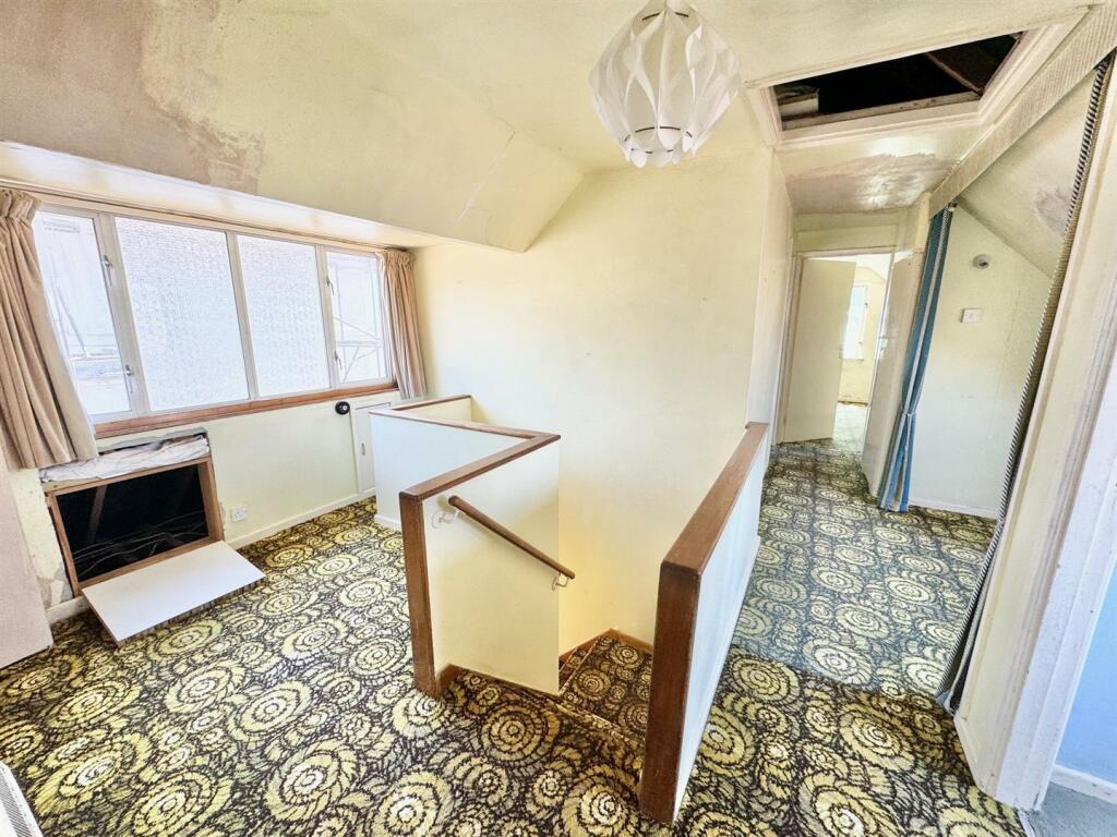 first floor landing.jpg