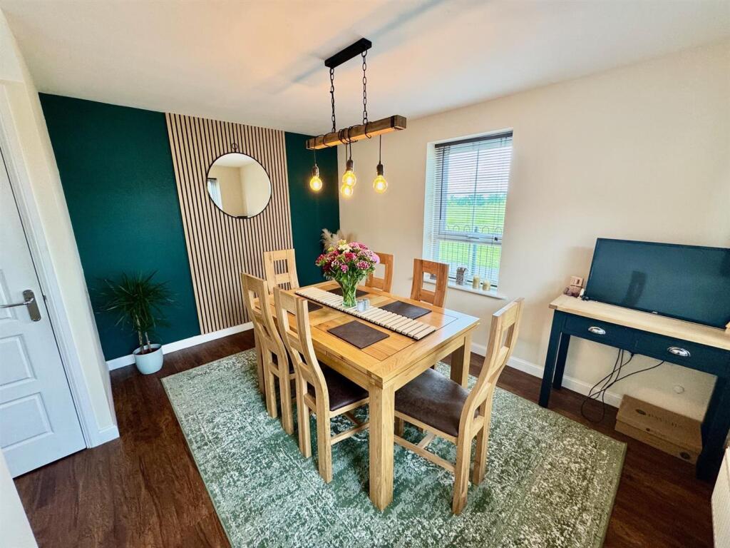 dining room.jpg