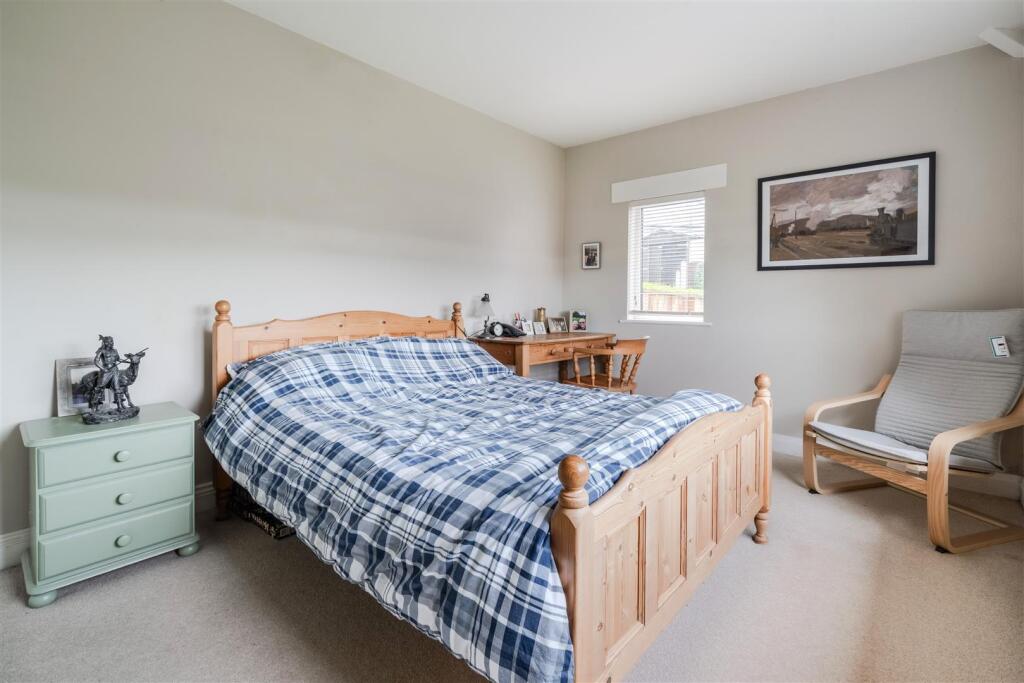 Bedroom2-2.jpg