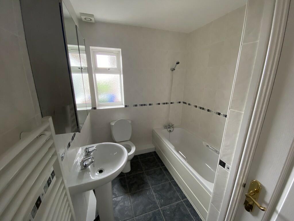 Family Bathroom 
