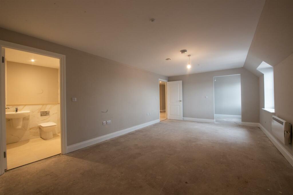 bedroom &amp; ensuite