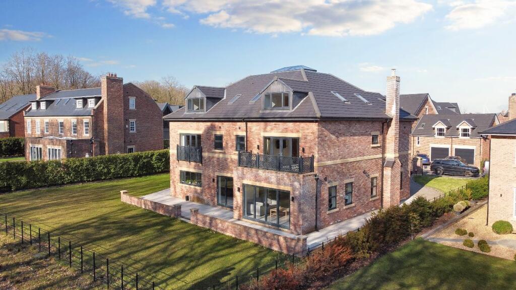 Rear Aerial External