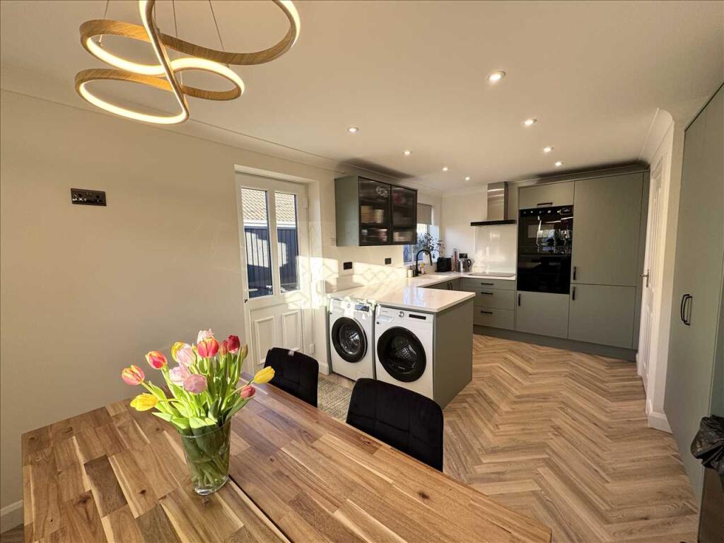 DINING KITCHEN