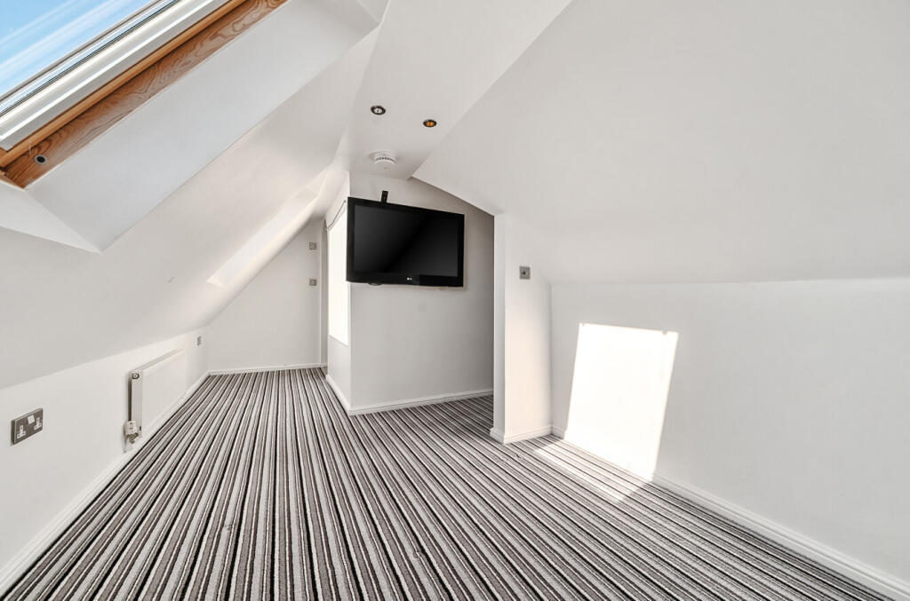 1331935-10-6883ce...