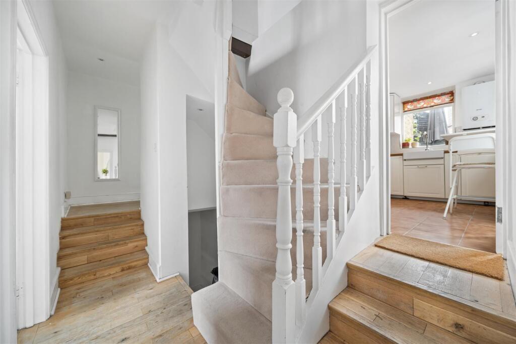 1 Old Town SW4 0JT-No Watermark-5.jpg