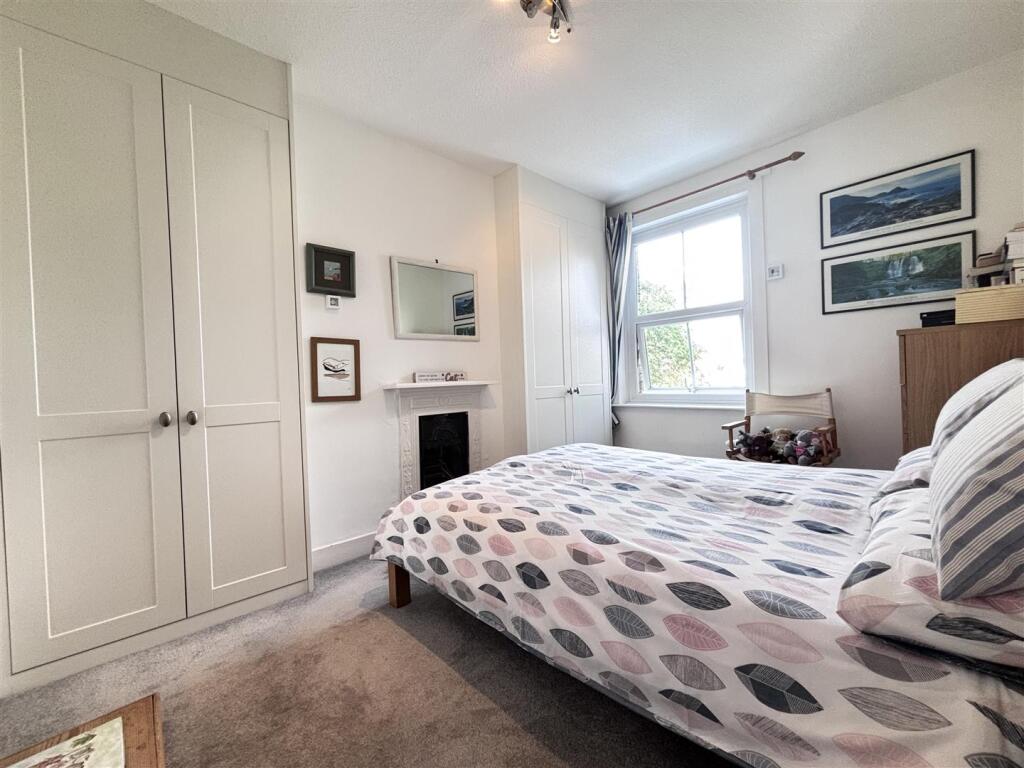 Rushams bedroom 1.jpg