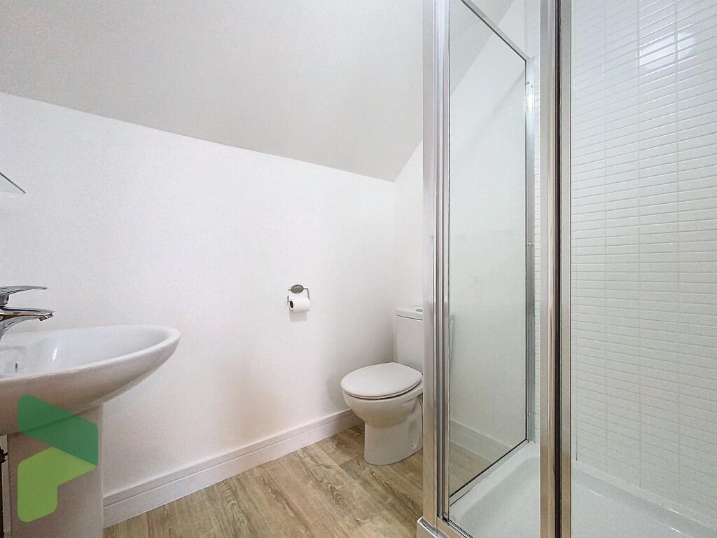 Ensuite shower ro...