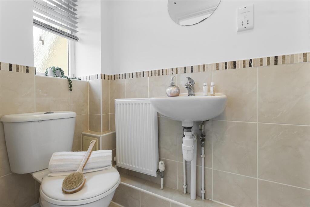 Cloakroom/WC