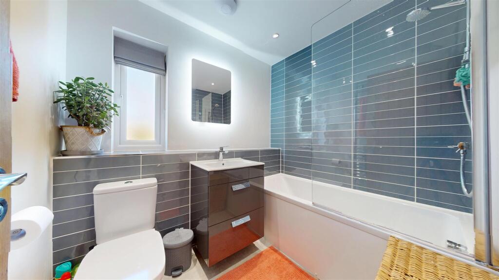 Potteries Way Bathroom