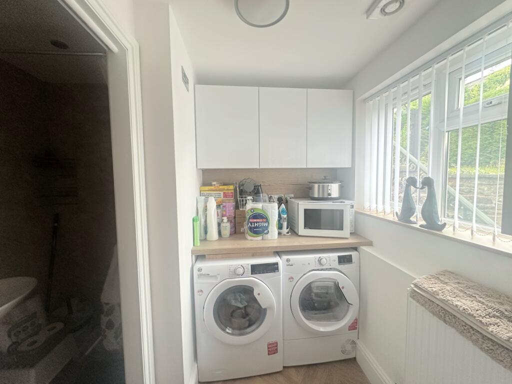 077A2122-B6AE-4EE4-82B5-D1D82305DA3D